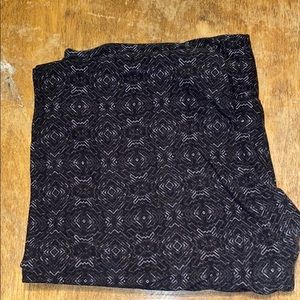 LulaRoe Tall & Curvy Leggings
